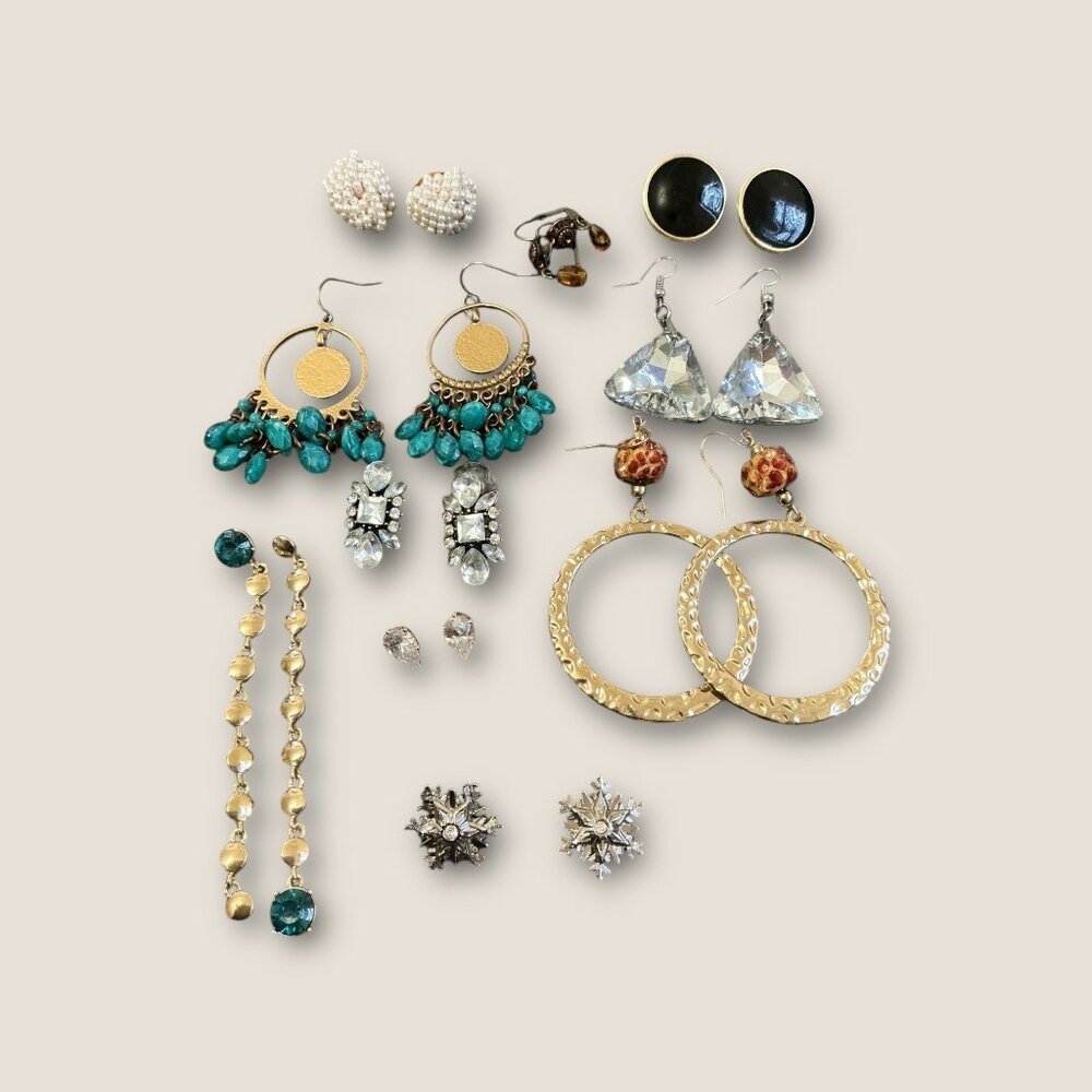 Lot Of 10 Mixed Earrings Gold & Silver Tones Dangles Studs Drop & Hoop Styles